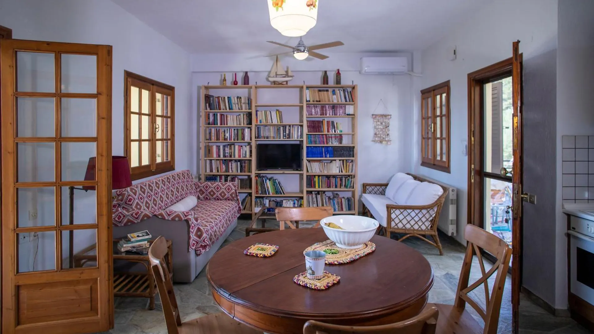 3 Olive Trees -Retreat House Villa Ormilia 0*,